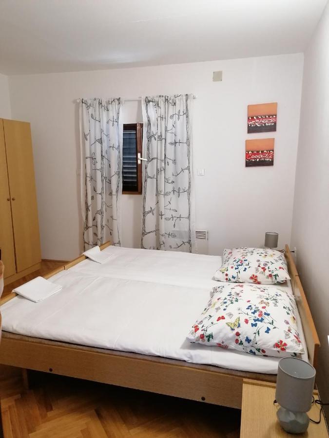 Apartment Halugica Kali Buitenkant foto
