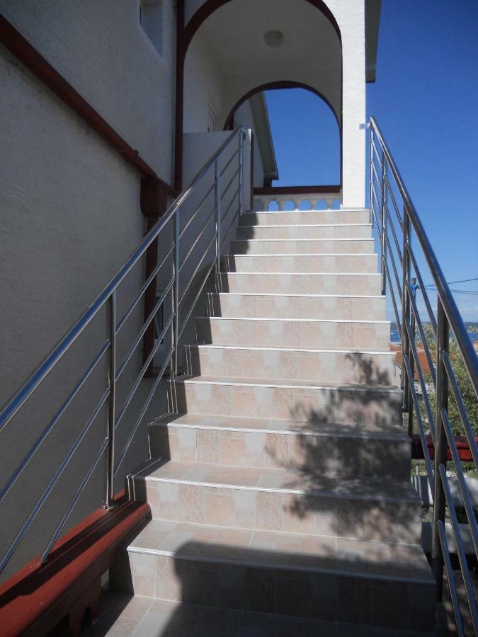 Apartment Halugica Kali Buitenkant foto