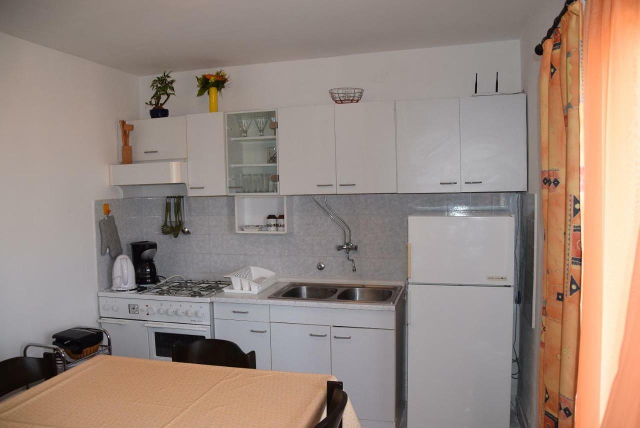 Apartment Halugica Kali Buitenkant foto